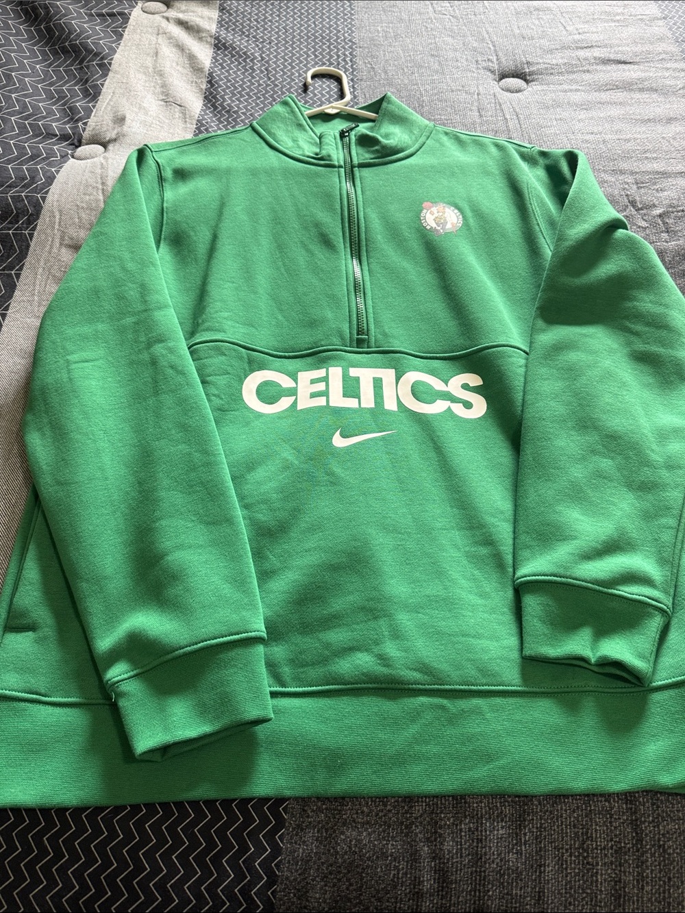 NWOT Nike Celtics 1/2 zip pull-over Fleece